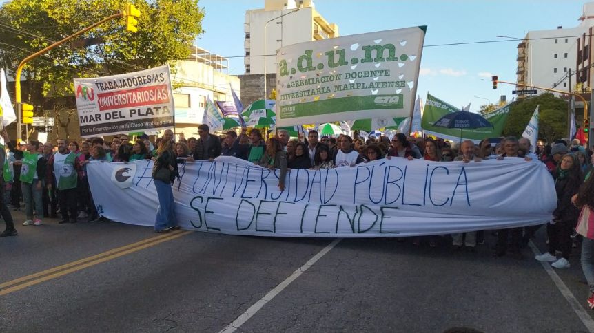 Masiva marcha universitaria en Mar del Plata: lo que dejó