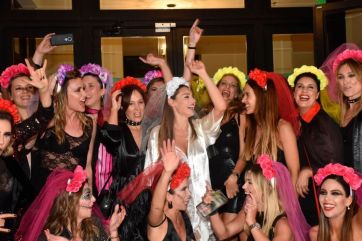 La despedida de soltera de Pampita: 40 amigas, looks súper hot y fotos