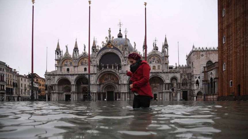 Venecia sufre su peor inundación desde 1966