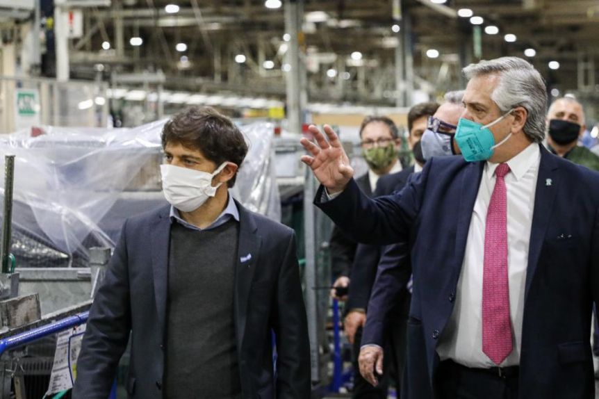 Casi 20 puntos de diferencia entre la percepción que los bonaerenses tienen sobre Alberto y Kicillof