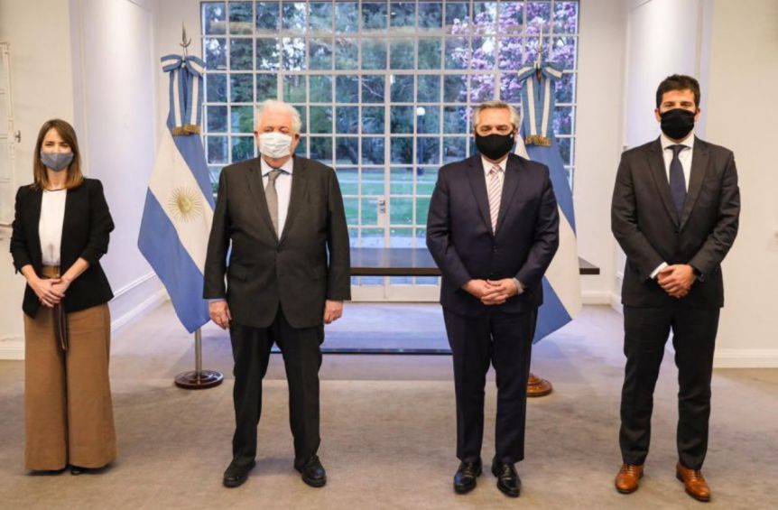 Alberto anunció que la vacuna estará disponible en el país en el primer semestre de 2021