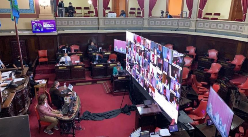 El oficialismo se retiró del recinto y la oposición nombró 41 funcionarios judiciales