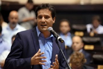 Nombre por nombre: cómo se jugará la interna de la UCR en los 135 distritos