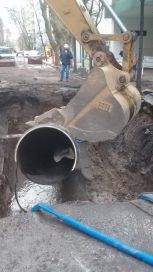 OSSE ya retiró el tramo de cañería averiado en calle Falucho