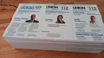 Portazo: renunciaron 14 candidatos de Gómez Centurión y se sumaron a Crear