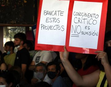 La oposición denunció un “golpe institucional” en la Facultad de Humanidades