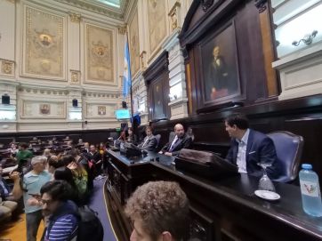 Se entronizó la imagen de Raúl Alfonsín en la Legislatura bonaerense