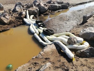 Merlini y un desastre ambiental en el Puerto: cedió un tanque y se derramaron 40 mil litros de líquidos contaminantes