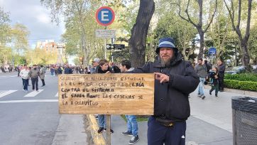 Masiva marcha universitaria en Mar del Plata: “Señor presidente, no sea soberbio, no vete la ley”