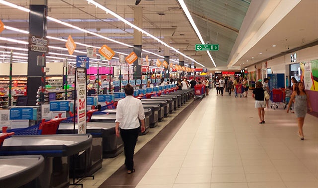Despidos en Carrefour: Empleados de Comercio y la empresa entraron en una tregua