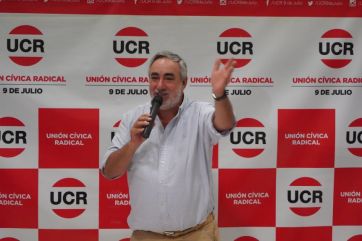 Unidad Radical se le planta a la “devaluación política” y propone ser una “certeza”