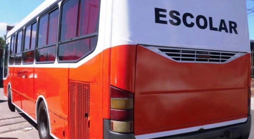 El transporte escolar, ausente: Lence vuelve a poner en agenda la exclusión educativa en los barrios