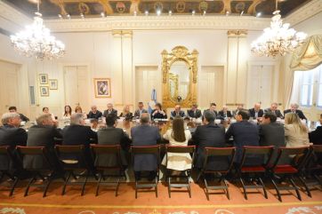 Recambio en la cúpula libertaria: las negociaciones del nuevo gabinete