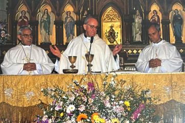 Visita papal: guerra santa en Provincia