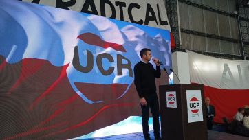 Con boinas blancas y más de 1.300 personas, la UCR mostró músculo en Mar del Plata y puso la mira en 2027